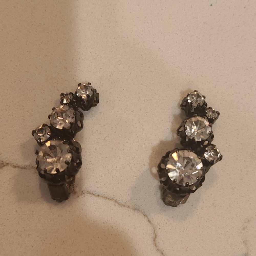 Vintage Austrian clip earrings!  Unique with black mounting.